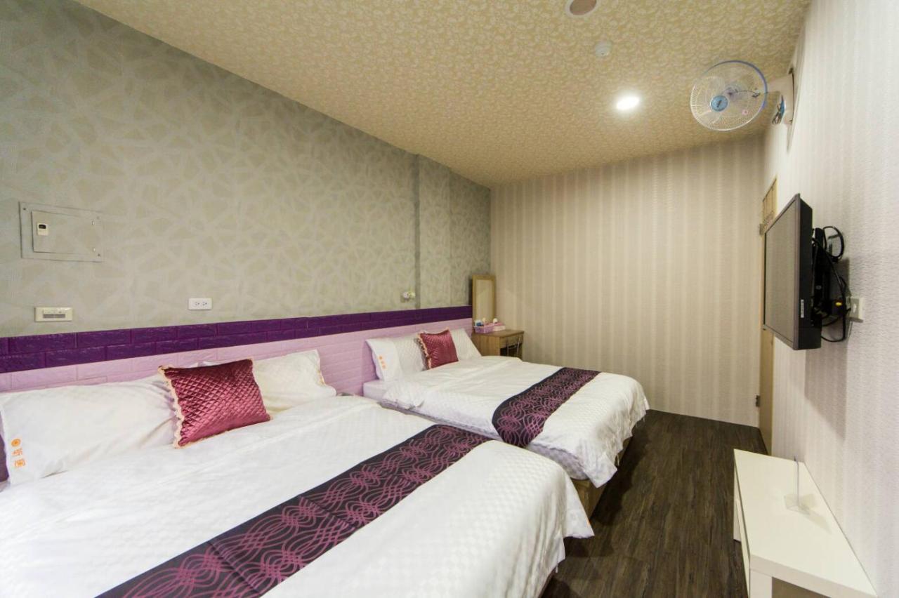 Shinjuku La Đông Phòng bức ảnh