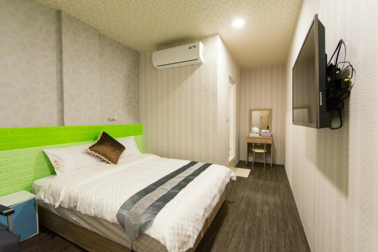 Shinjuku La Đông Phòng bức ảnh