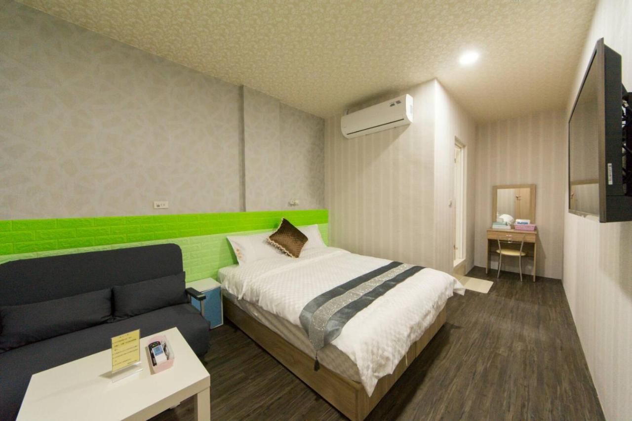 Shinjuku La Đông Phòng bức ảnh